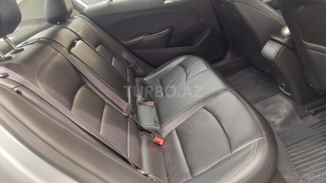 Chevrolet Cruze-15