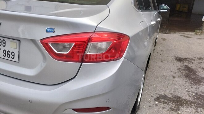 Chevrolet Cruze-20