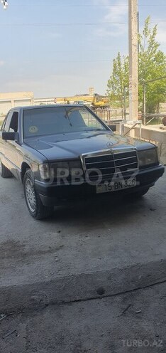 Mercedes 190-1