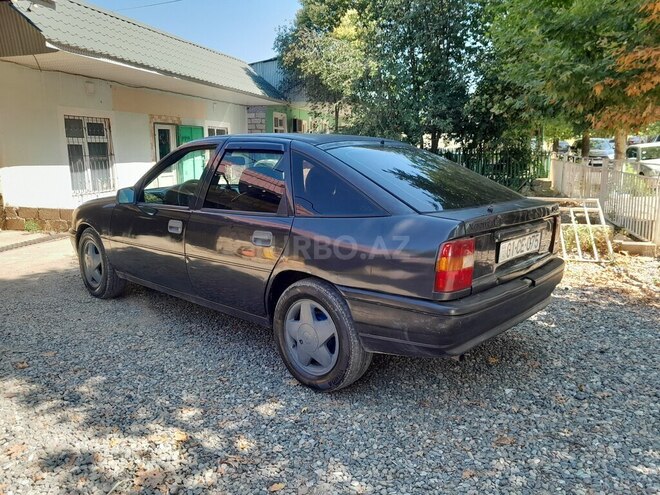 Opel Vectra-7