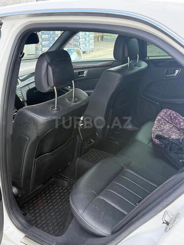 Mercedes E 250-8