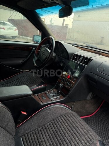 Mercedes C 220-12