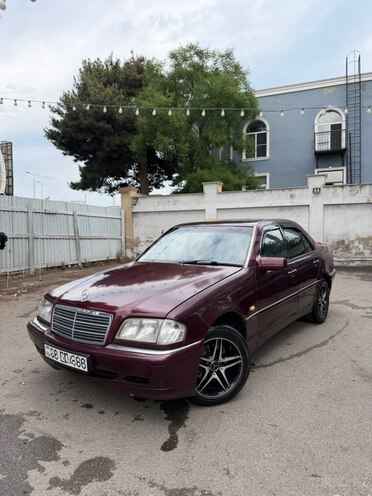 Mercedes C 220-1
