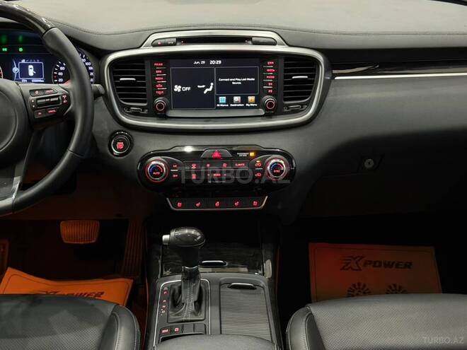 Kia Sorento-13