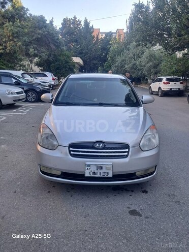 Hyundai Verna-1