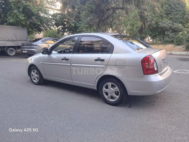 Hyundai Verna-5