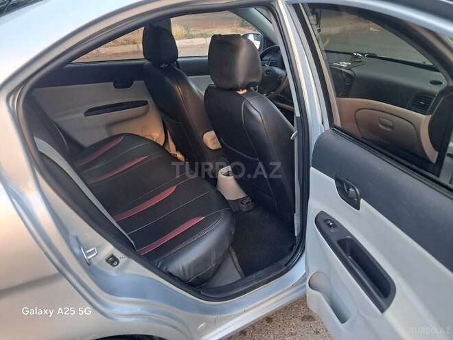Hyundai Verna-11