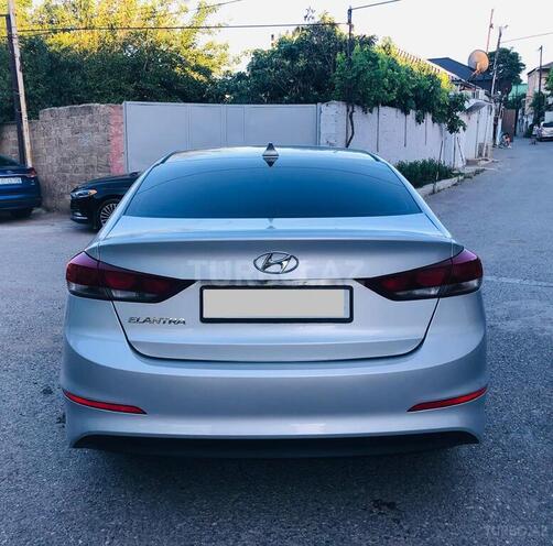 Hyundai Elantra-2
