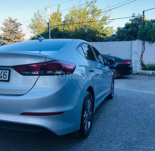 Hyundai Elantra-5