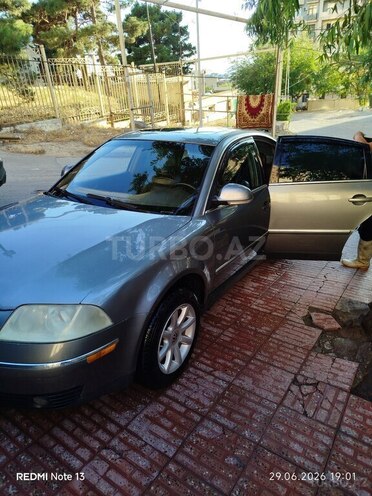 Volkswagen Passat-2