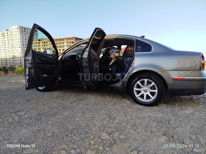 Volkswagen Passat-10