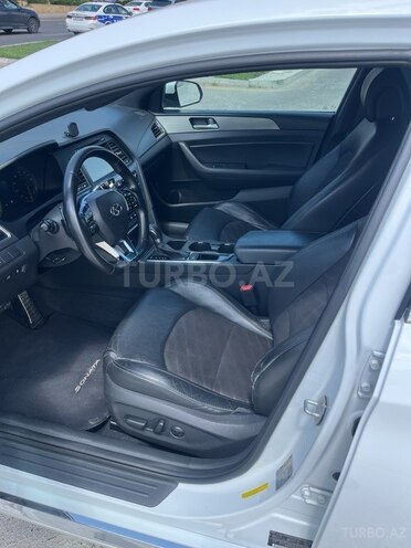 Hyundai Sonata-8