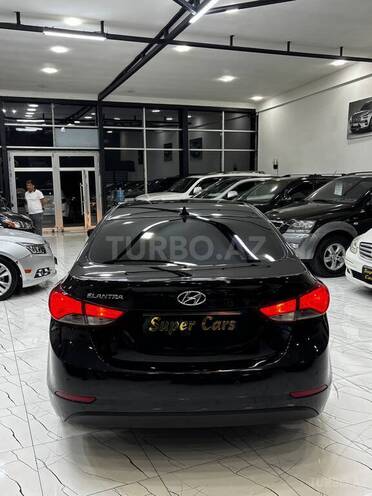 Hyundai Elantra-6