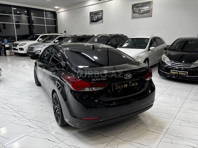 Hyundai Elantra-4
