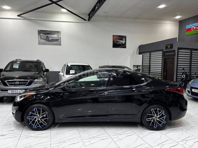 Hyundai Elantra-8