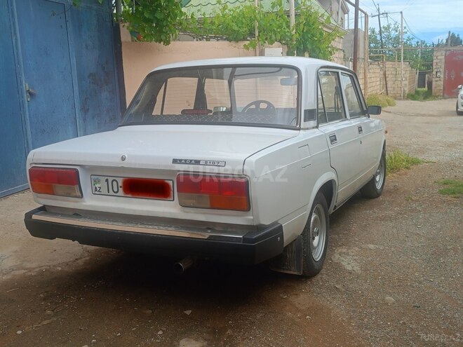 LADA (VAZ) 2107-2