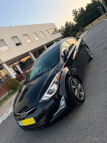 Hyundai Elantra-2