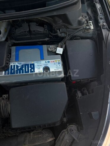 Hyundai Elantra-13