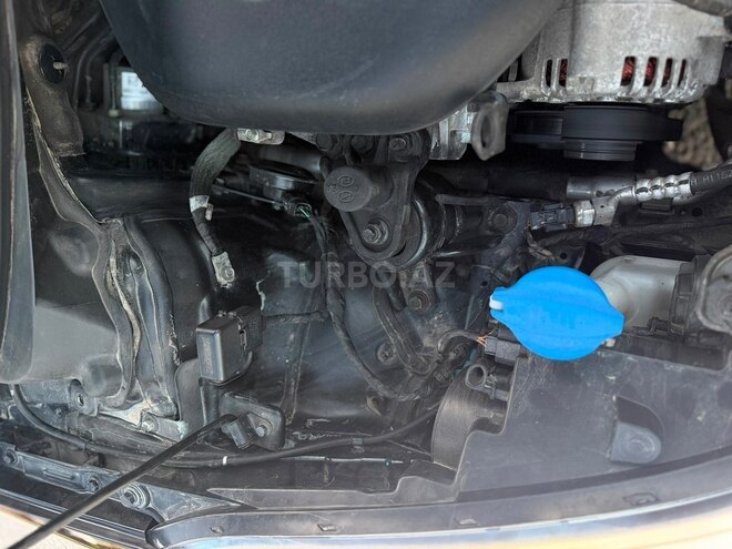 Hyundai Elantra-12