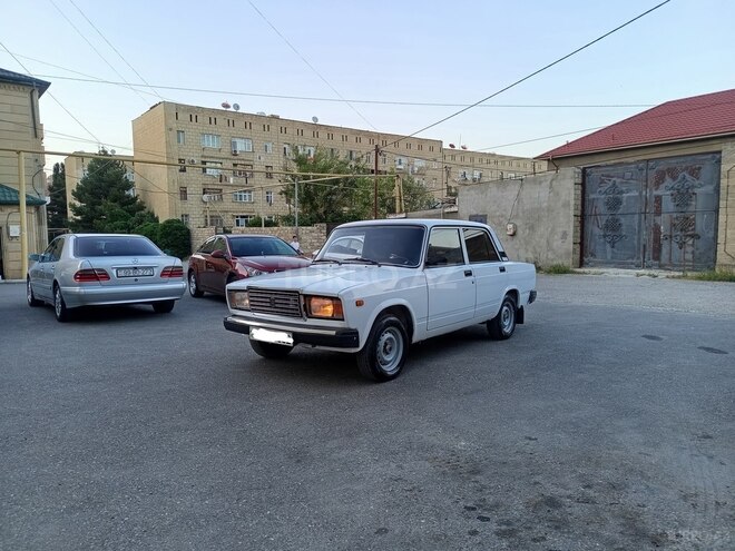 LADA (VAZ) 2107-1