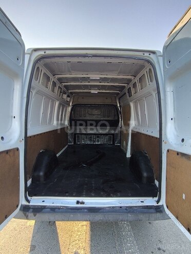 Ford Transit-9