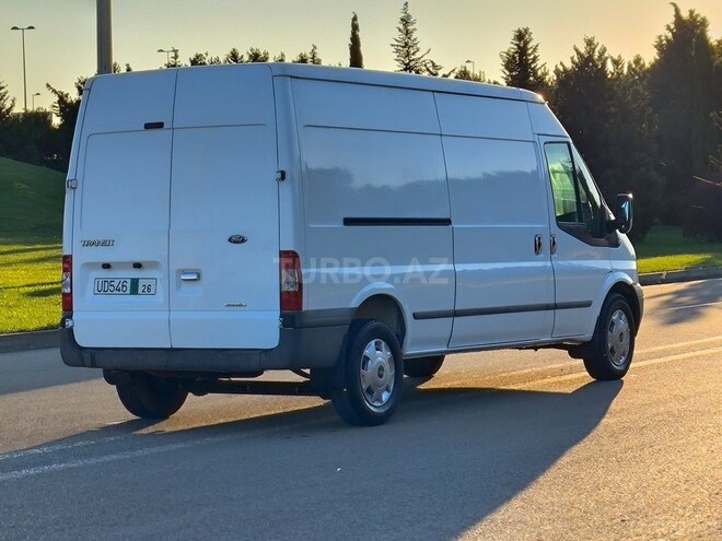 Ford Transit-8