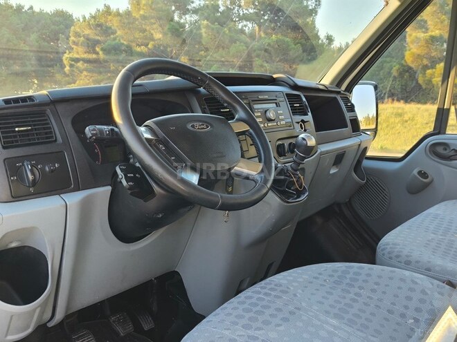 Ford Transit-2