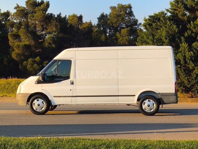 Ford Transit-3