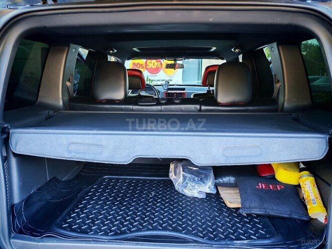 Jeep Cherokee-11