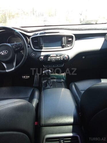 Kia Sorento-12