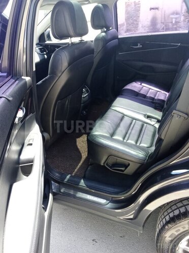 Kia Sorento-13
