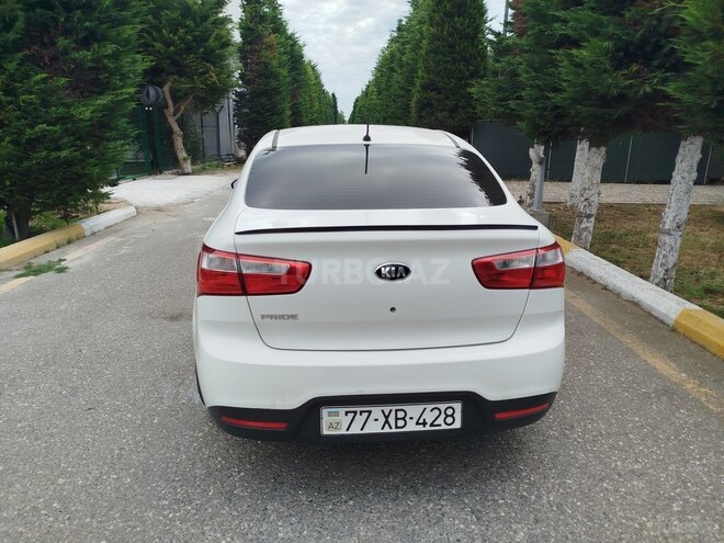 Kia Rio-2