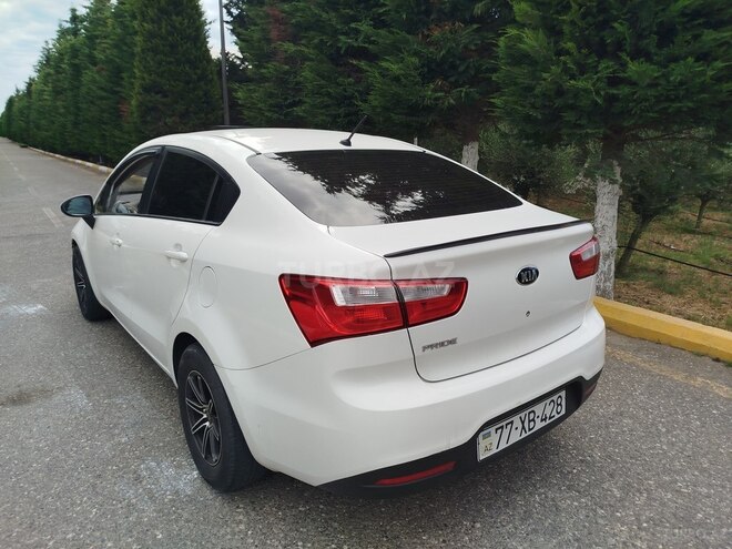 Kia Rio-5