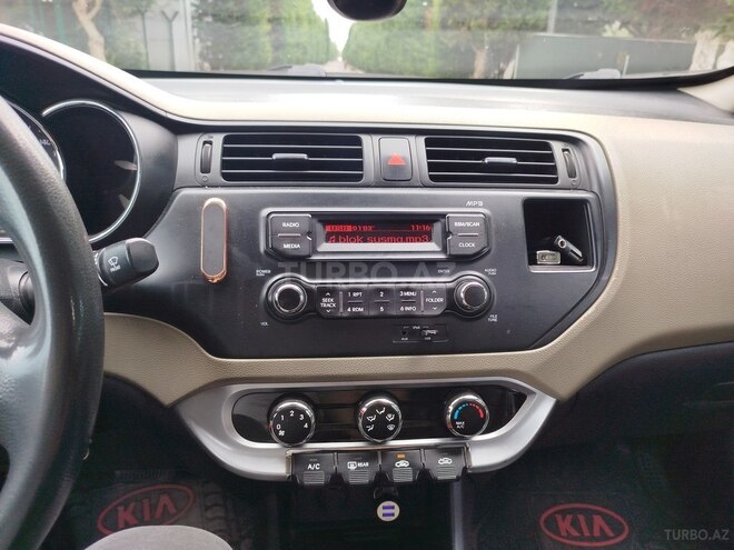 Kia Rio-12