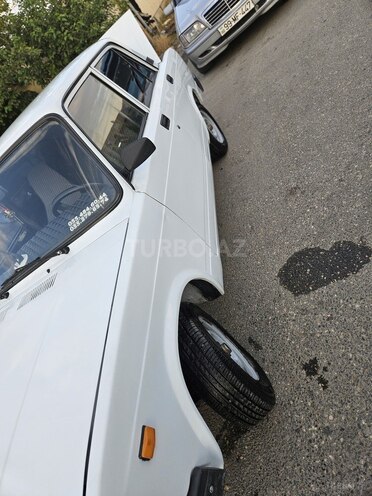 LADA (VAZ) 2107-2