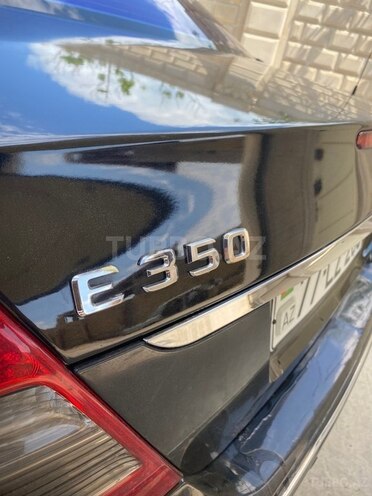 Mercedes E 350-11