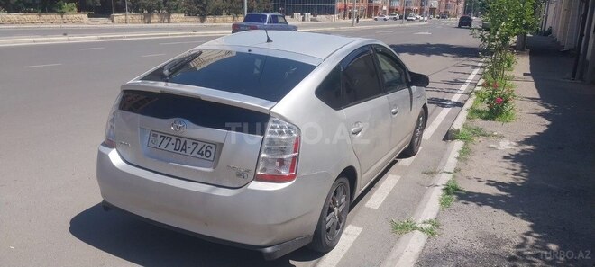 Toyota Prius-5