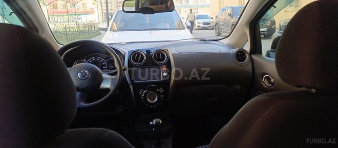 Nissan Note-7