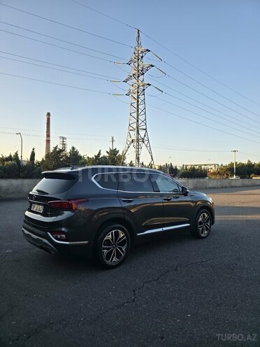 Hyundai Santa Fe-12