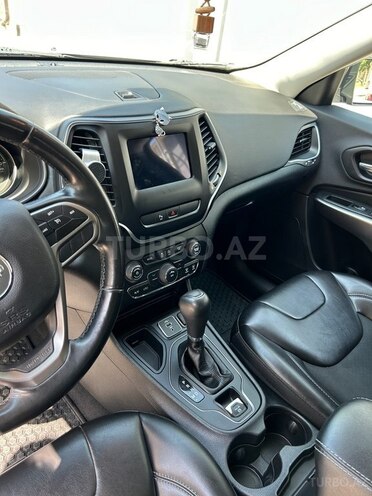 Jeep Cherokee-6