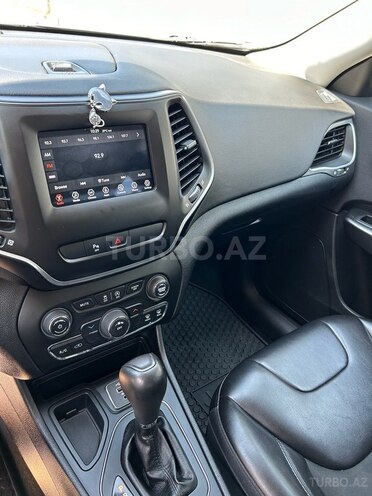Jeep Cherokee-7