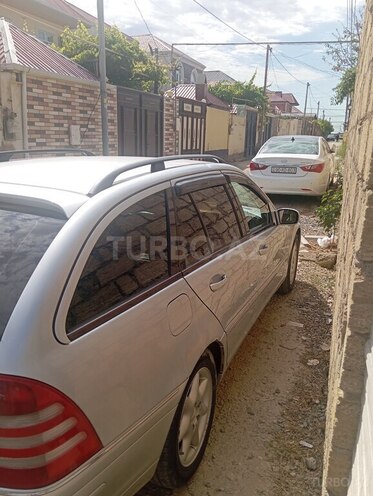 Mercedes C 240 4MATIC-3