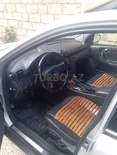 Mercedes C 240 4MATIC-5