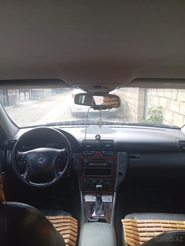 Mercedes C 240 4MATIC-7