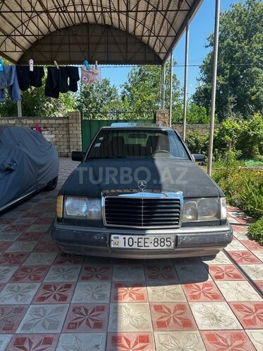 Mercedes 260 E-1