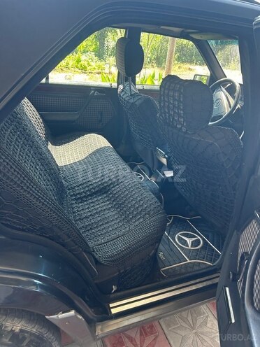 Mercedes 260 E-6