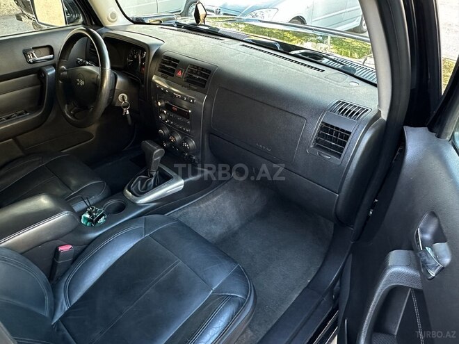 Hummer H3-16