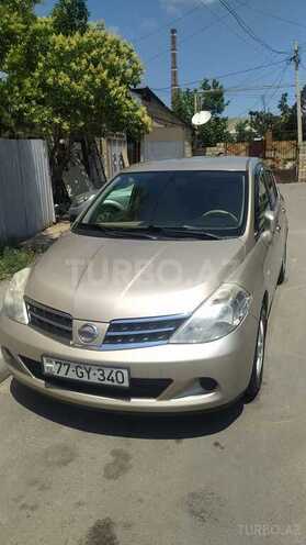 Nissan Tiida-1
