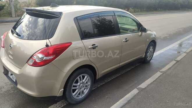 Nissan Tiida-5