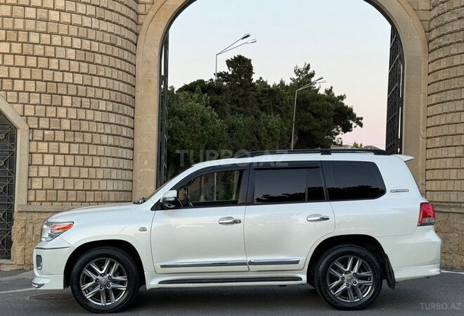 Toyota Land Cruiser-6